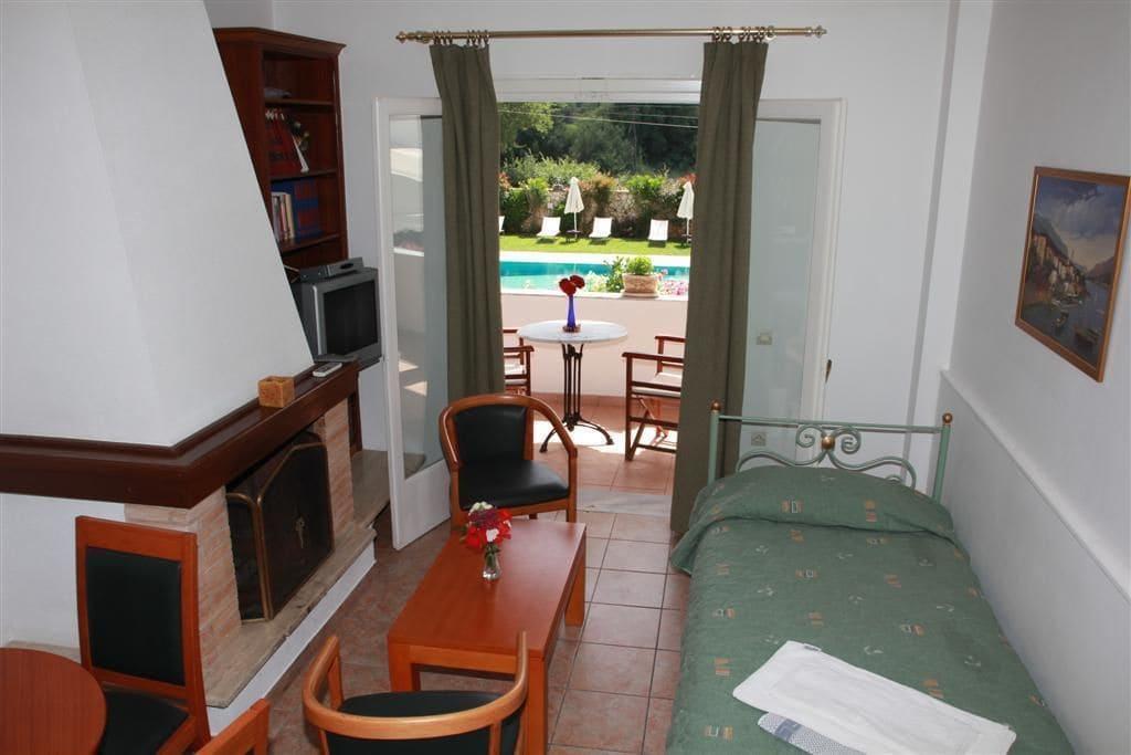Paradise Inn Liapades Corfu מראה חיצוני תמונה